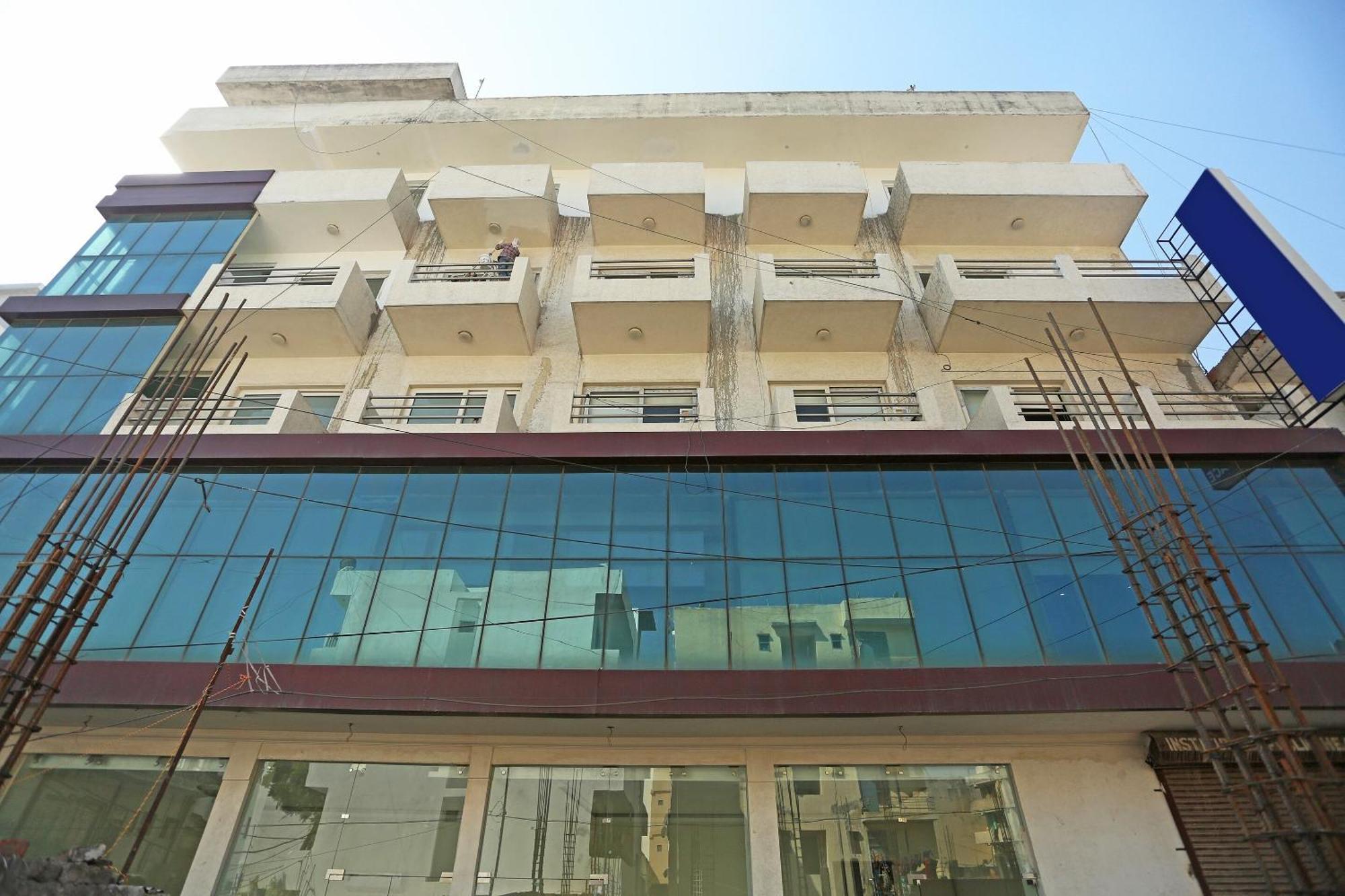 Hotel O Lakshya Нью-Дели Экстерьер фото