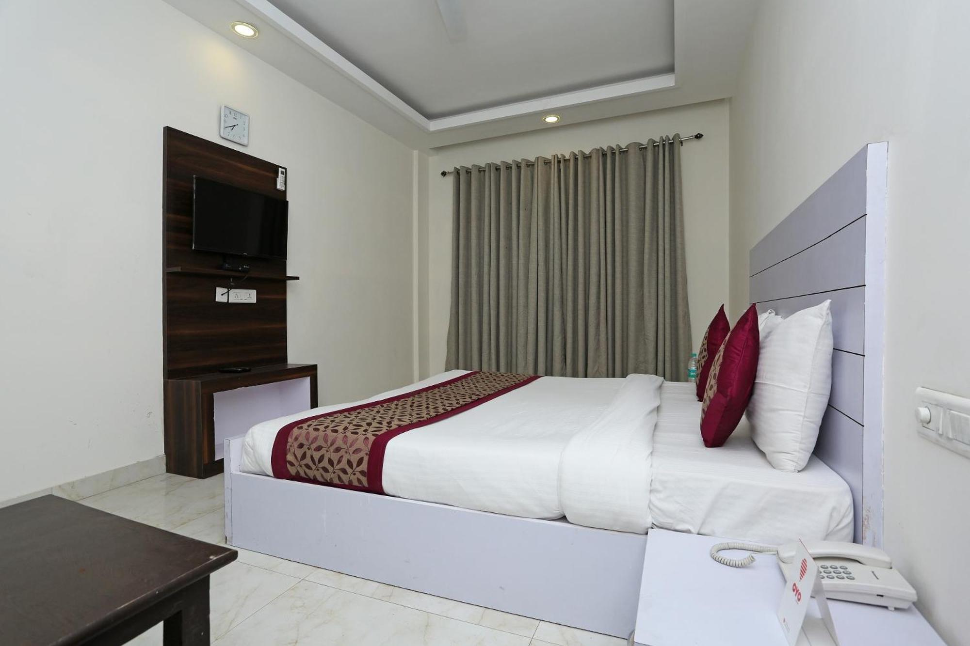 Hotel O Lakshya Нью-Дели Экстерьер фото