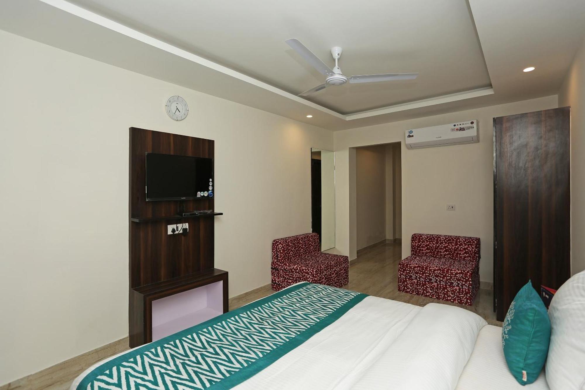 Hotel O Lakshya Нью-Дели Экстерьер фото