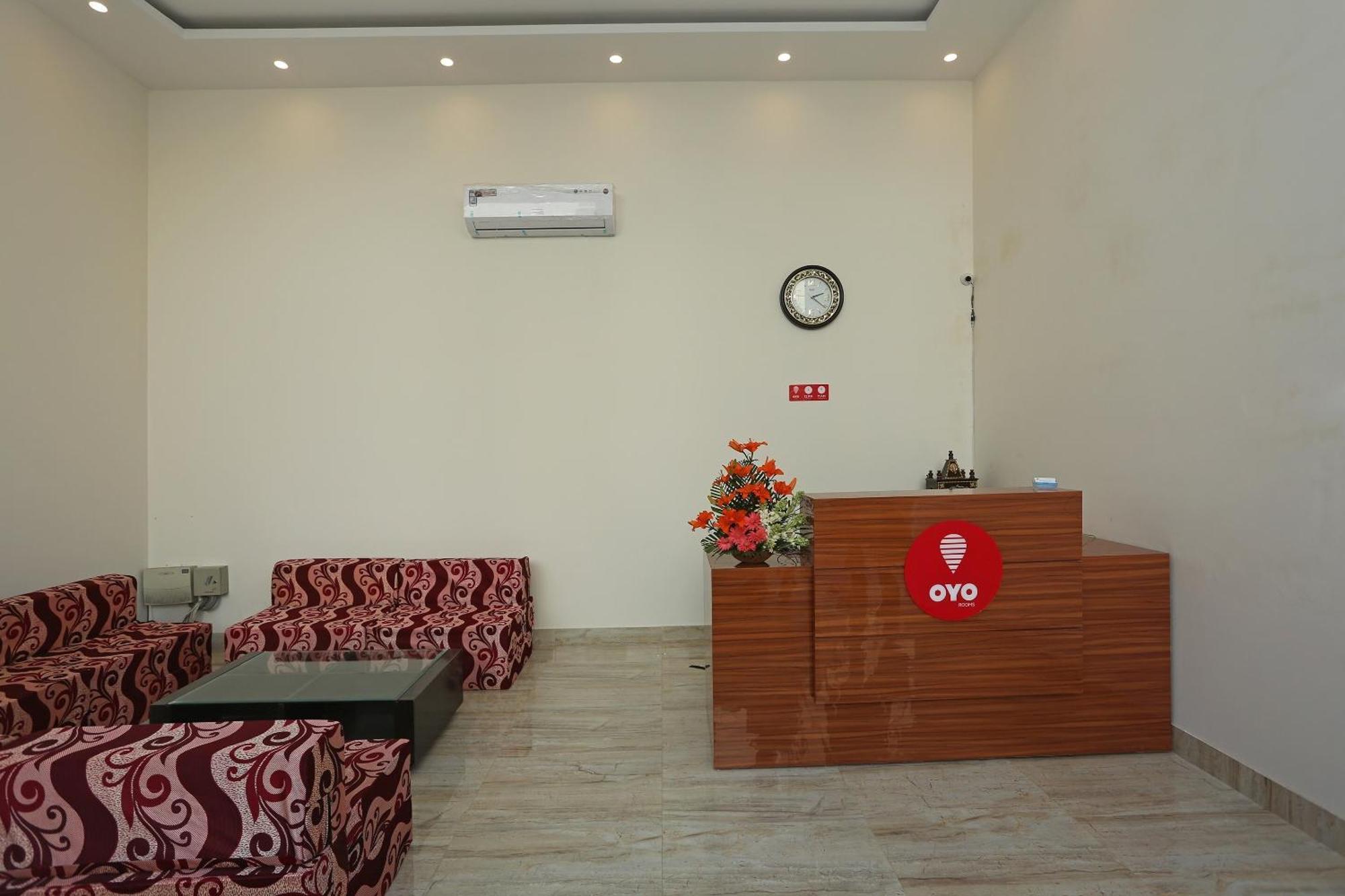 Hotel O Lakshya Нью-Дели Экстерьер фото