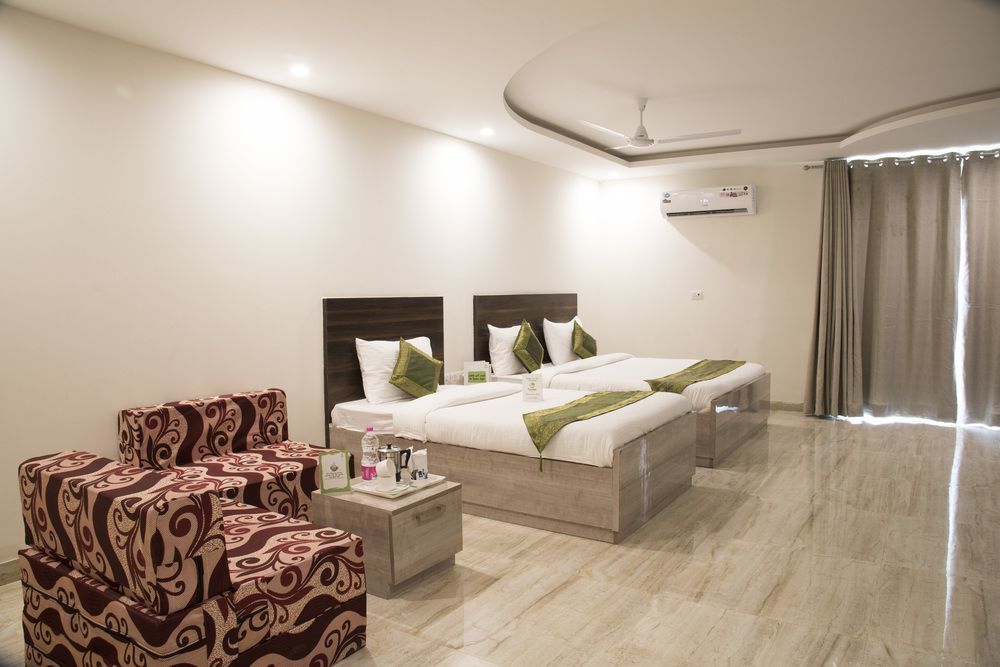 Hotel O Lakshya Нью-Дели Экстерьер фото